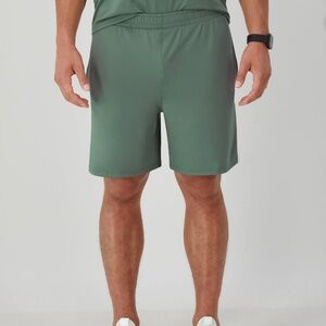 Hanes Moves Men’s Athletic Shorts Size Large Green 7” Built-In Liner NEW